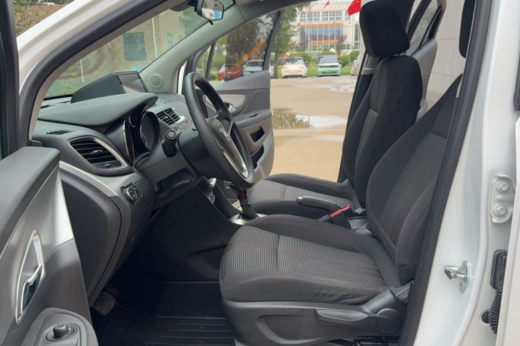 Used Buick Encore 2015 1.4T Automatic Two-Wheel Drive Urban Elite Version
