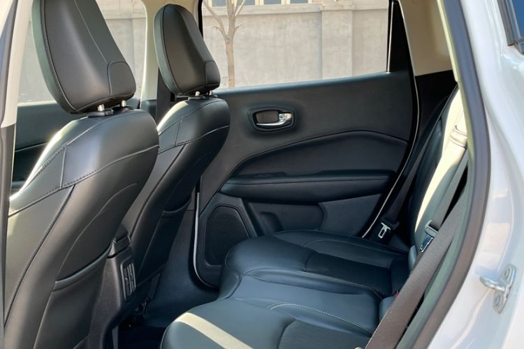 Used  Compass 2017 200T Automatic Enjoyment Version
