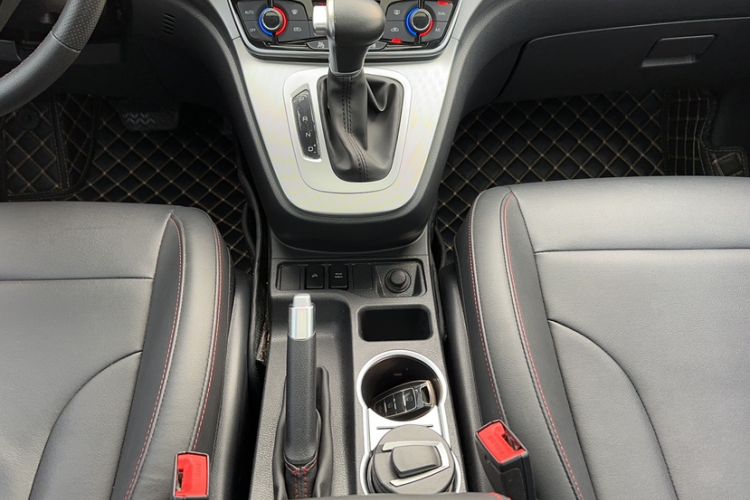 Used Haval M6 2019 1.5T DCT Two-Wheel Drive Elite Version China VI Standard
