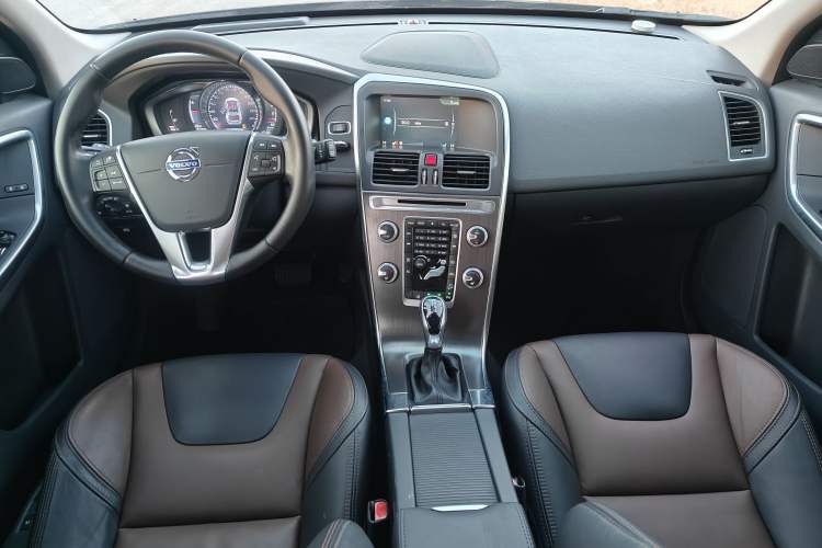 Used Volvo XC60 2015 T5 AWD Zhiyuan Edition
