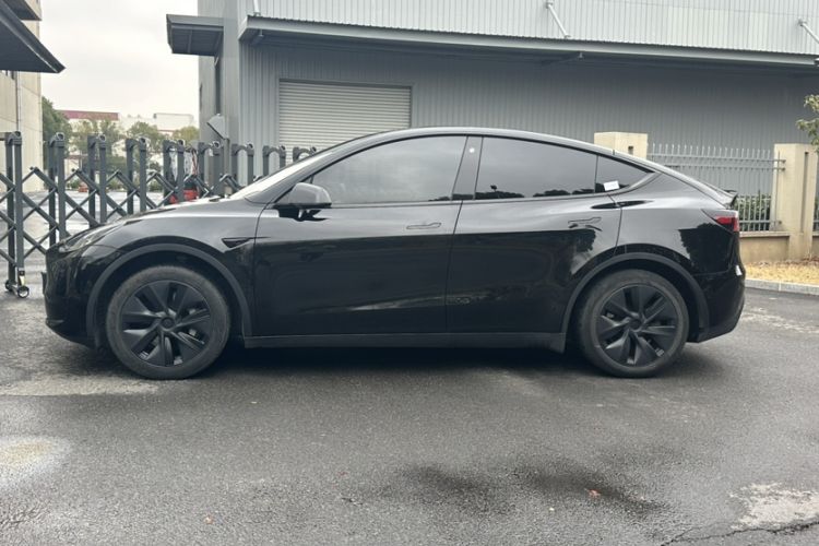 Used Tesla Model Y 2023 Rear-Wheel-Drive Version