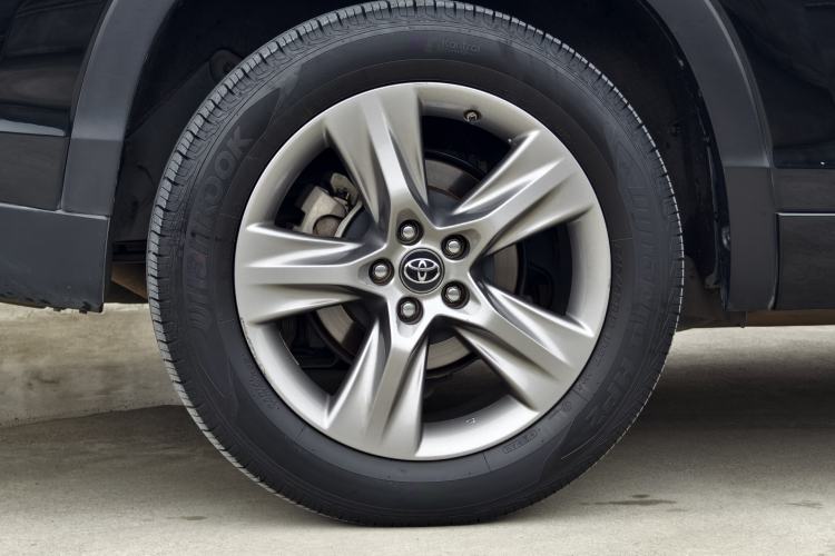 Used Toyota Highlander 2018 2.0T Four-Wheel Drive Luxury Version 7 Seats China VI Standard
