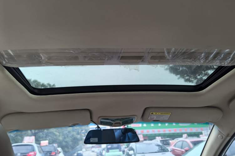 Used Roewe 350 2015 1.5L Manual Luxury Sunroof Edition
