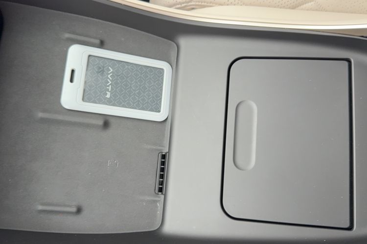 Used  11 2024 630 Rear-Wheel Drive Edition with Three Lasers