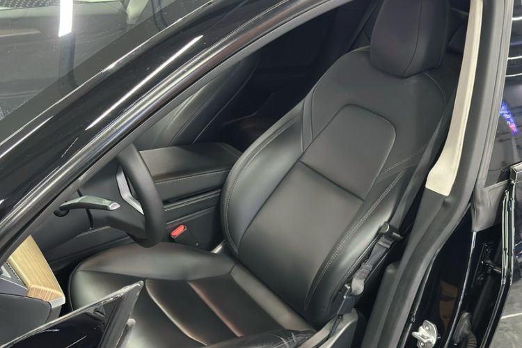 Used Tesla Model Y 2022 Long-Range All-Wheel-Drive Version
