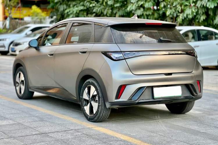 Used BYD Dolphin 2023 420 km Fashion Edition
