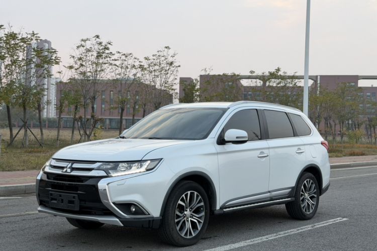 Used Mitsubishi Outlander 2016 2.4L 4x4 Elite Edition 5 Seats
