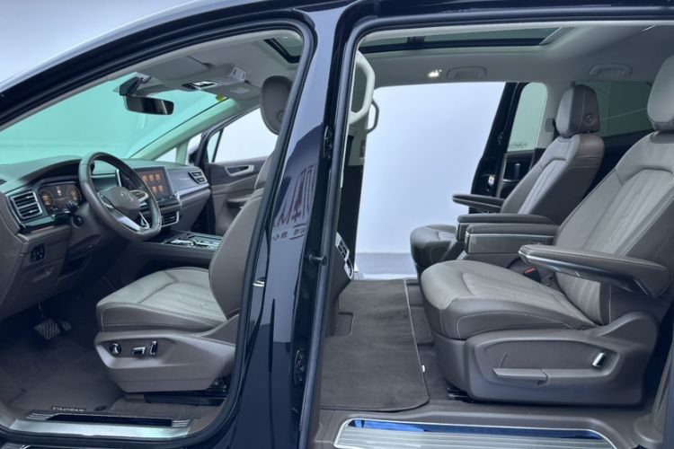 Used Volkswagen Viloran 2022 330TSI Luxury Edition
