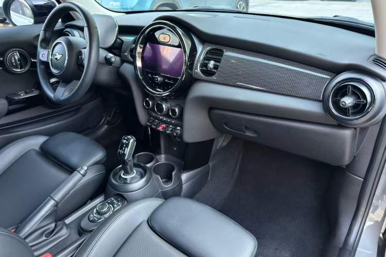 Used  MINI 2022 Updated 1.5T COOPER Classic Edition
