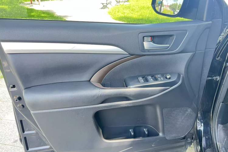 Used Toyota Highlander 2015 2.0T Four-Wheel Drive Luxury Edition 7-Seater
