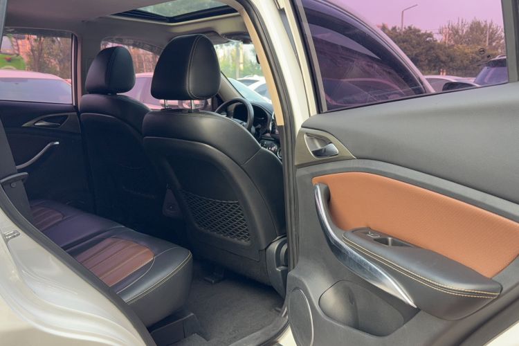 Used BYD Song 2016 GaiShi Edition 1.5TID Automatic Elite Model
