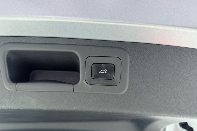 Used GAC Trumpchi GS8 2022 Flagship Series 2.0 TGDI Four-Wheel Drive Luxury Smart Connectivity Version (6 Seats)
