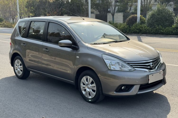 Used Nissan Livina 2013 1.6XE Manual Comfort Edition
