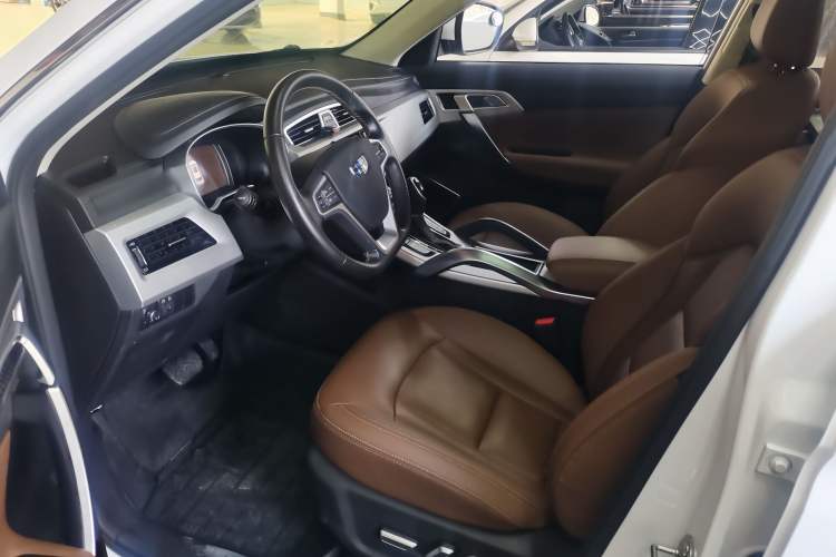 Used Geely Auto Emgrand X7 Sport 2016 1.8TD Automatic ZhiZun Version
