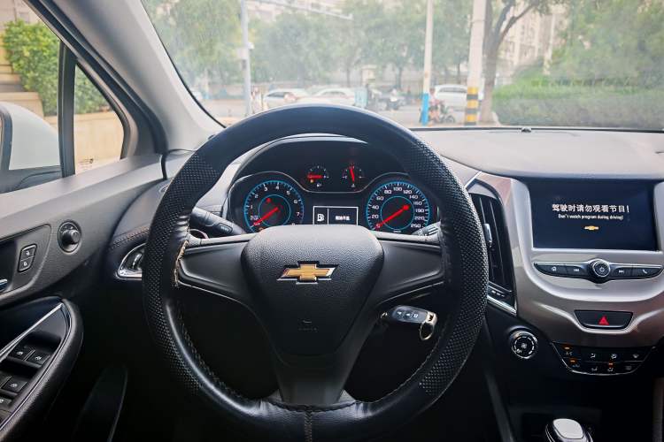 Used Chevrolet Cruze 2018 320 Automatic Pioneer Sunroof Edition

