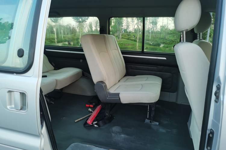 Used FORTHING Lingzhi 2016 V3 1.5L 7-Seater Comfort Model China IV Standard
