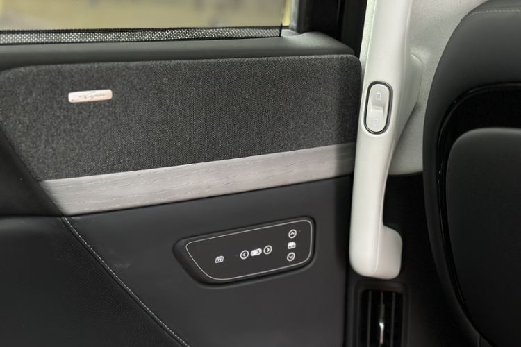 Used XPeng X9 2024 702 Ultra-Long Range Max
