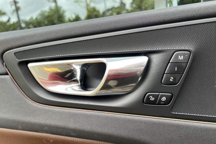 Used Volvo XC60 2019 T5 4x4 Smart Edition China V Standard