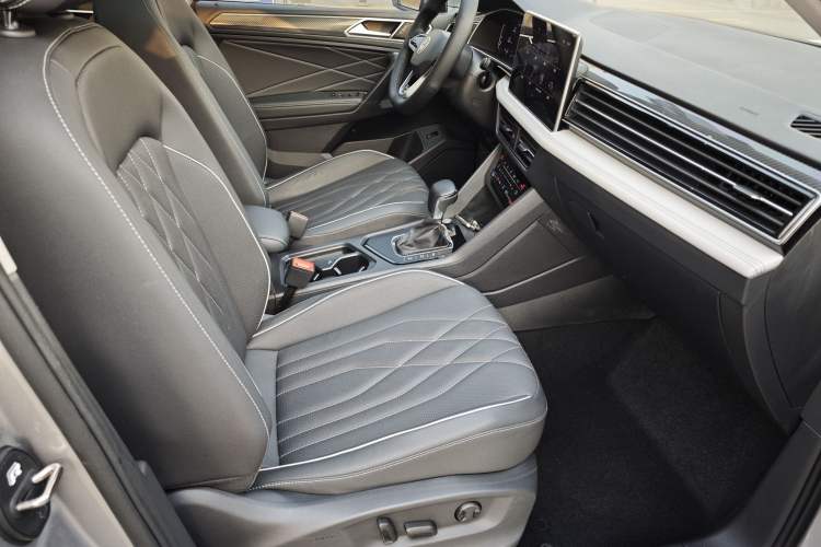 Used Volkswagen Tiguan L 2022 330TSI Automatic Two-Wheel Drive R-Line Enhanced Edition