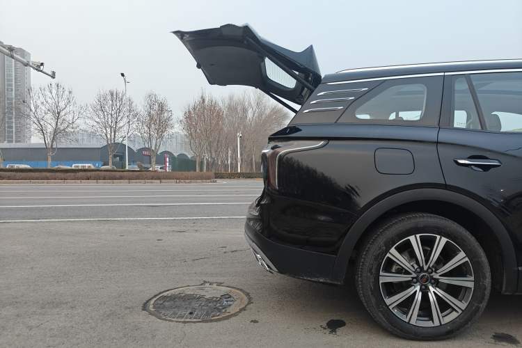 Used Hongqi HS7 PHEV 2025 Model 2.0T PHEV Four-Wheel Drive 2 Million Units Commemorative Edition 6-Seater