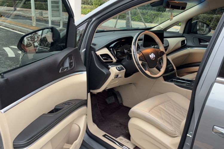 Used Buick GL8 2022 Land Business Class 652T Smart Deluxe Model
