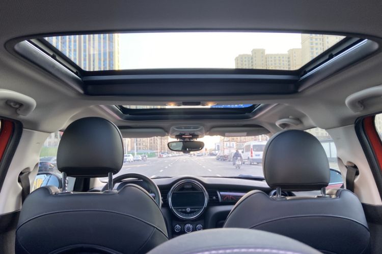 Used  MINI 2021 1.5T COOPER Classic Edition Five-Door Version
