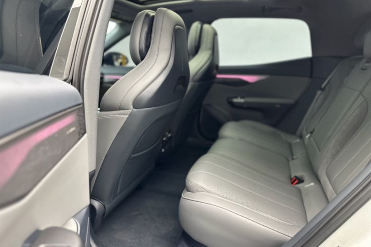 Used Lynk & Co 07 2024 EM-P 126 Long-Range Halo
