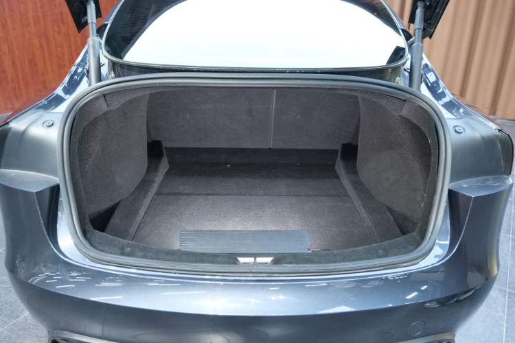 Used Tesla Model 3 2023 Long-Range All-Wheel-Drive Version
