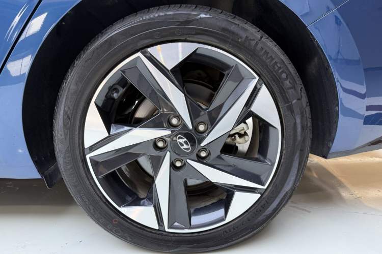 Used Hyundai Elantra 2022 1.5L CVT LUX Prestige Edition
