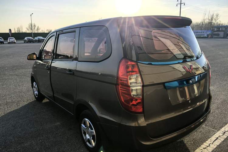 Used Wuling Hongguang 2015 1.5L S Basic Version China V Standard
