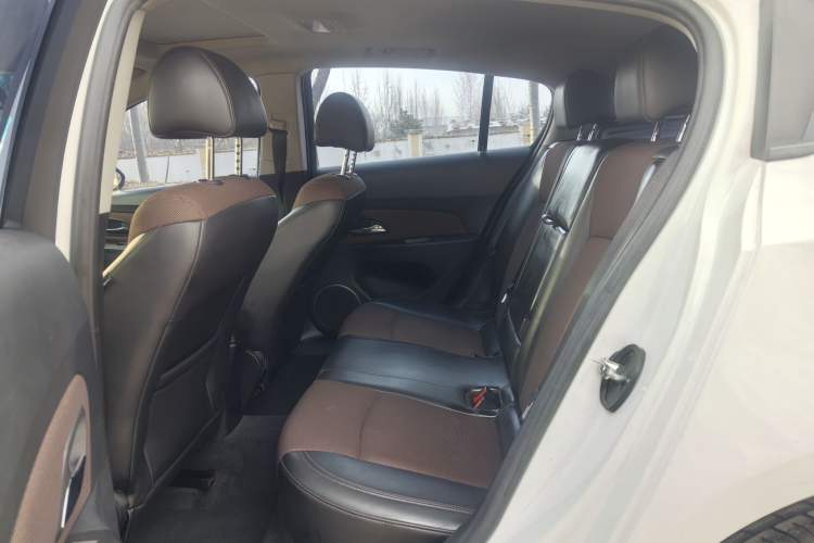 Used Chevrolet Cruze 2013 Hatchback 1.6L Automatic Luxury Model
