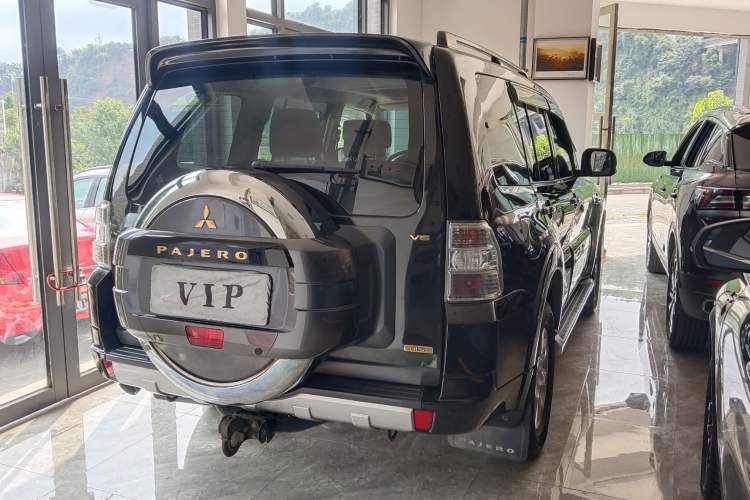 Used Mitsubishi Pajero 2015 3.0L Automatic Elite Plus Version China V Standard