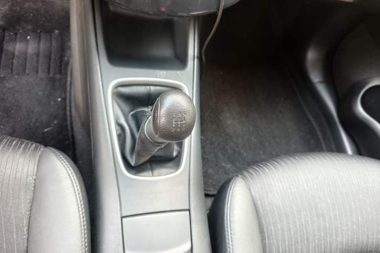 Used Nissan Tiida 2014 1.6L Manual Smart Model
