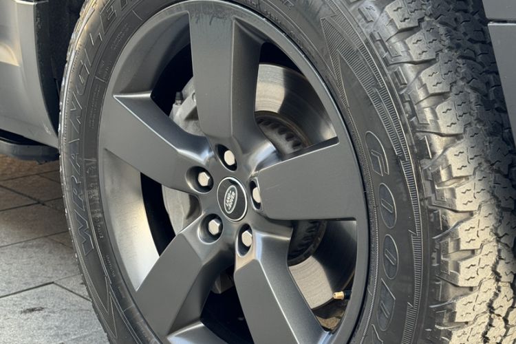 Used Land Rover Defender 2022 110 P400 Dark Edition