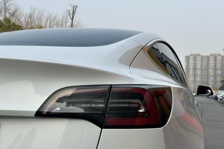 Used Tesla Model 3 2019 Long-Range Rear-Wheel-Drive Version
