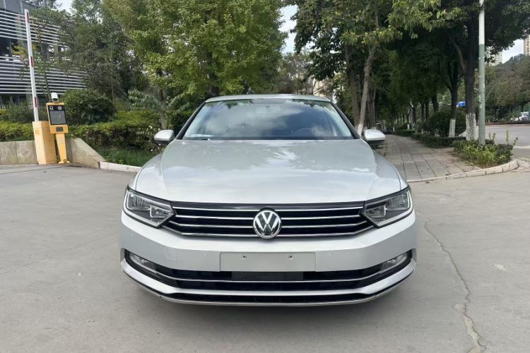 Used Volkswagen Magotan 2017 330TSI DSG Leading Model
