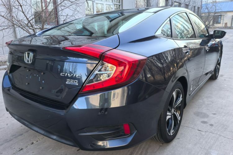 Used Honda Civic 2016 220TURBO CVT Prestige Edition
