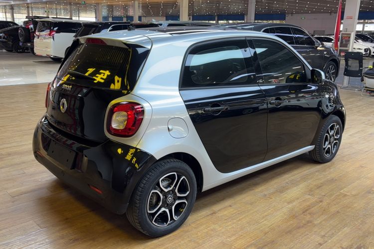 Used  forfour 2016 0.9T 66 kW Pioneer Edition