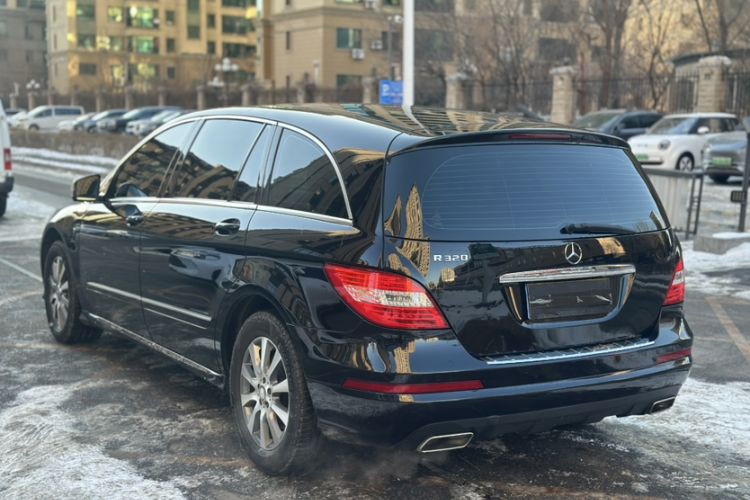 Used Mercedes-Benz R-Class 2017 R 320 4MATIC Business Edition Prestige Model
