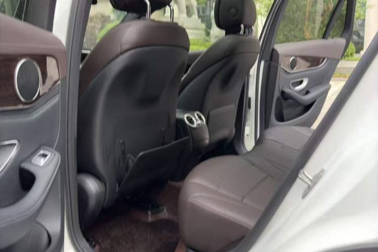 Used Mercedes-Benz GLC 2017 GLC 260 4MATIC Luxury Model
