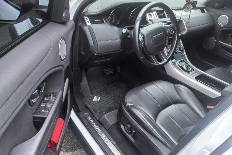 Used Land Rover Range Rover Evoque 2018 240 PS SE Smart Brilliance Edition
