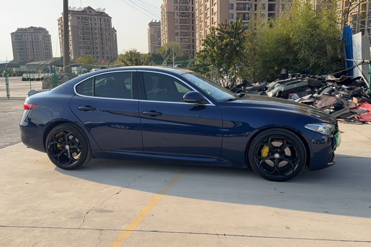 Used Alfa Romeo Giulia 2017 2.0T 280HP Luxury Edition
