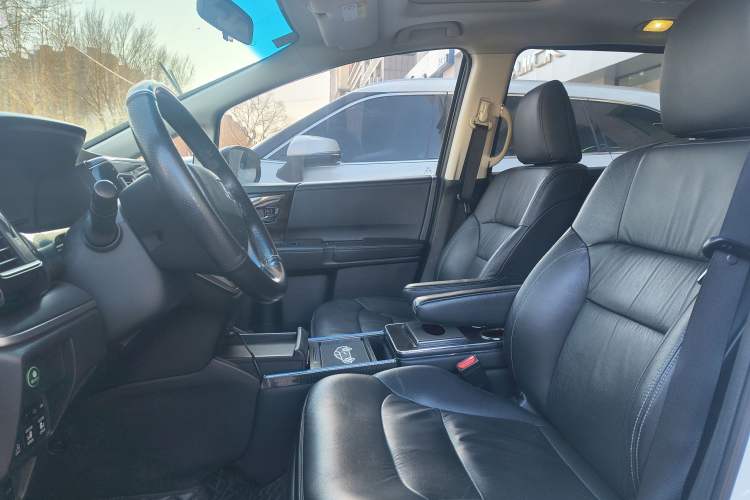 Used Honda Elysion 2016 2.4L Style Edition
