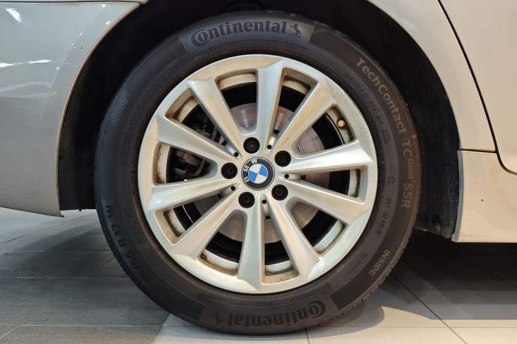 Used BMW 5 Series 2014 520Li Elegant Model
