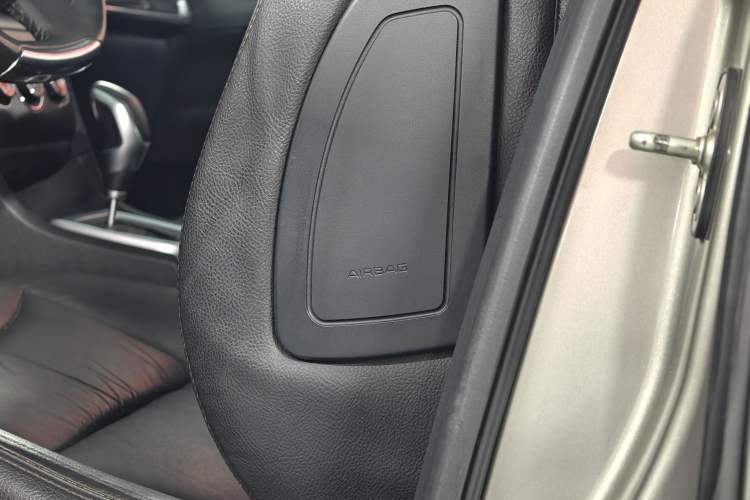 Used Citroen C4L 2013 1.8L Automatic Jingzhi Edition
