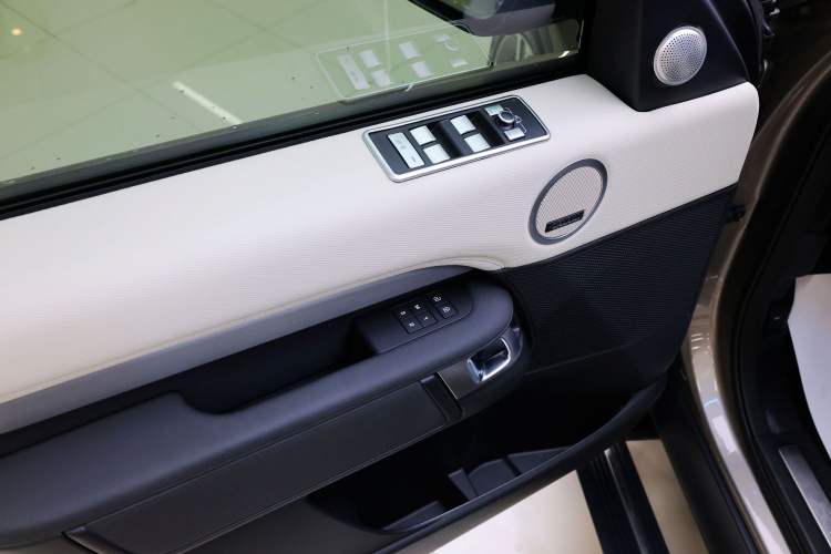 Used Land Rover Discovery 2021 360 PS R-Dynamic HSE