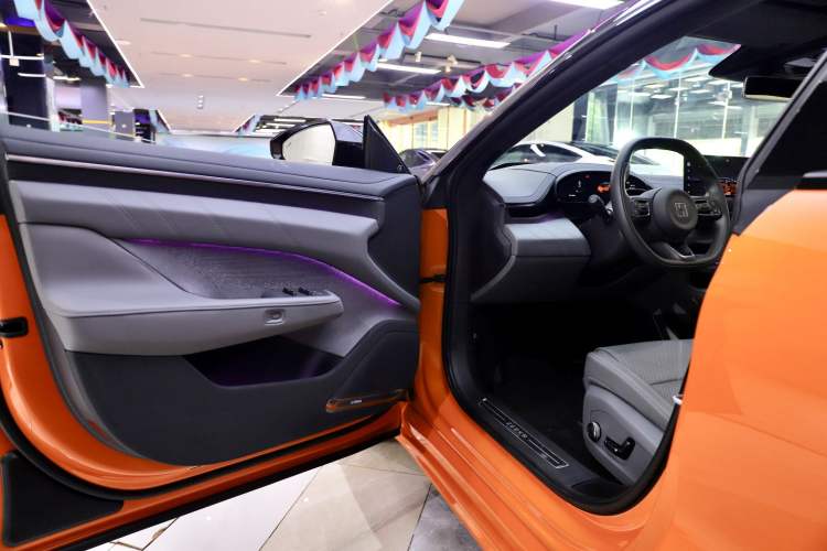 Used Zeekr 001 2025 WE Edition 100 kWh Rear-Wheel Drive
