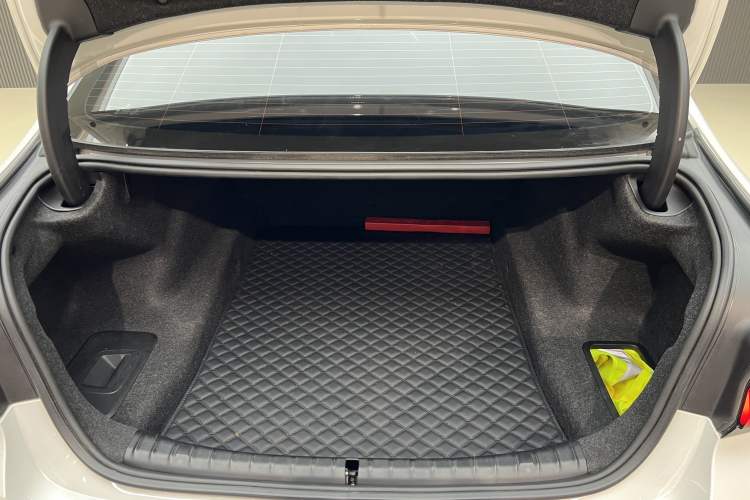 Used BMW 5 Series 2023 530Li Leading Model M Sport Package