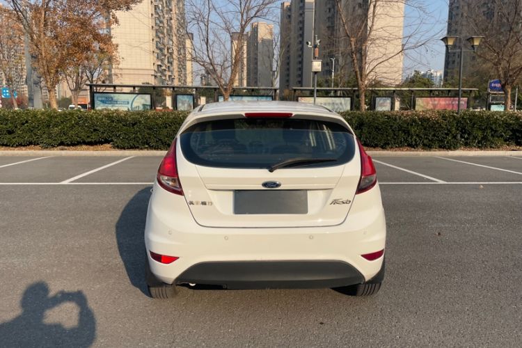 Used Ford Fiesta 2013 Hatchback 1.5L Automatic Fashion Edition
