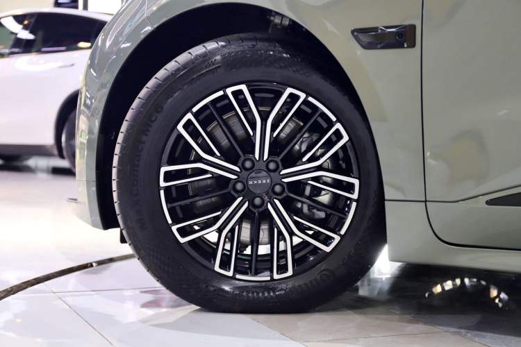 Used Zeekr 001 2025 WE Edition 100 kWh Rear-Wheel Drive
